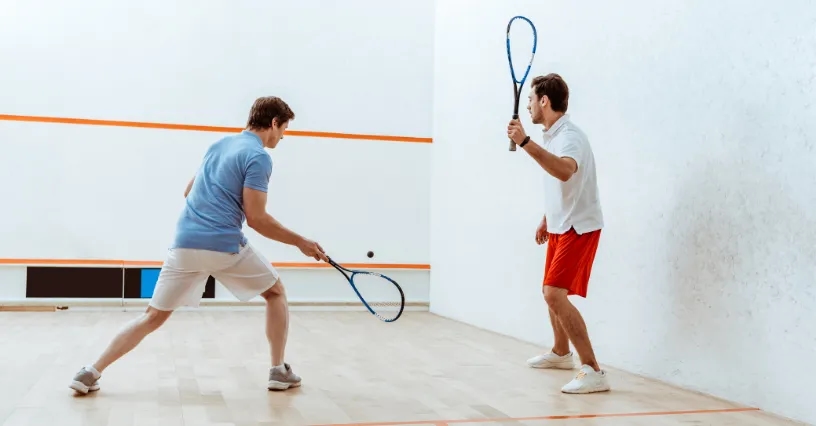 Jak serwować w squashu: techniki, zasady i najczęstsze błędy