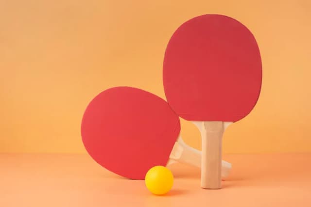 Czy ping pong i tenis stołowy to to samo? Odkryj różnice i podobieństwa